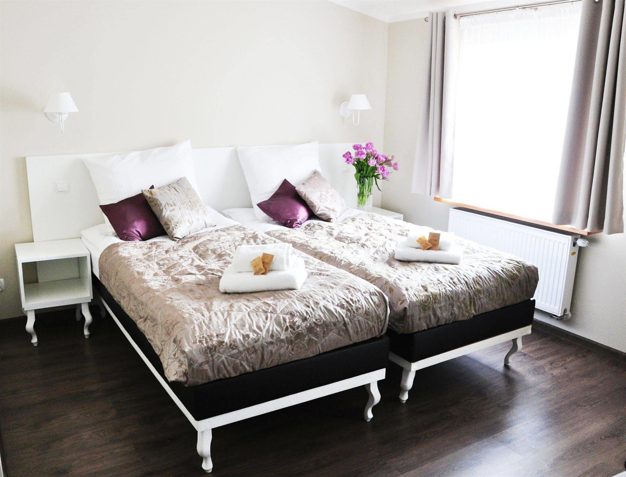 Leone Aparthotel Cracovia Esterno foto