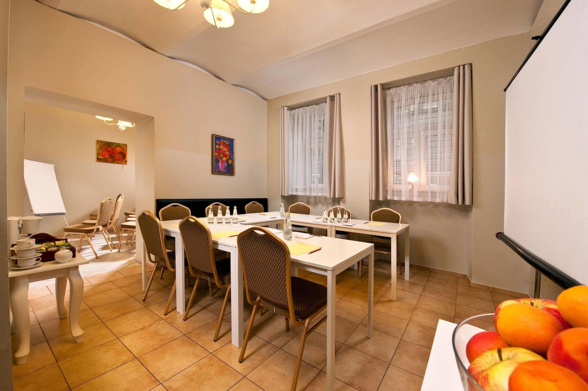 Leone Aparthotel Cracovia Esterno foto